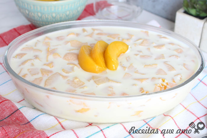 Gelado de pêssego delicioso