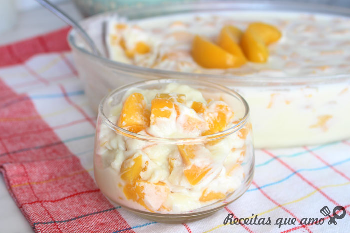 Gelado de pêssego delicioso