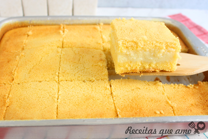 Bolo de fubá cremoso no liquidificador
