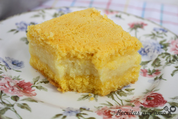 Bolo de fubá cremoso no liquidificador