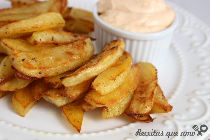 Batata assada com molho picante