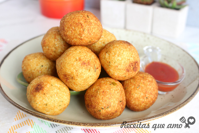 Bolinho de arroz recheado Bolinho de arroz recheado