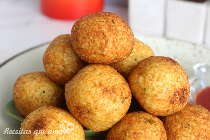 Bolinho de arroz recheado Bolinho de arroz recheado