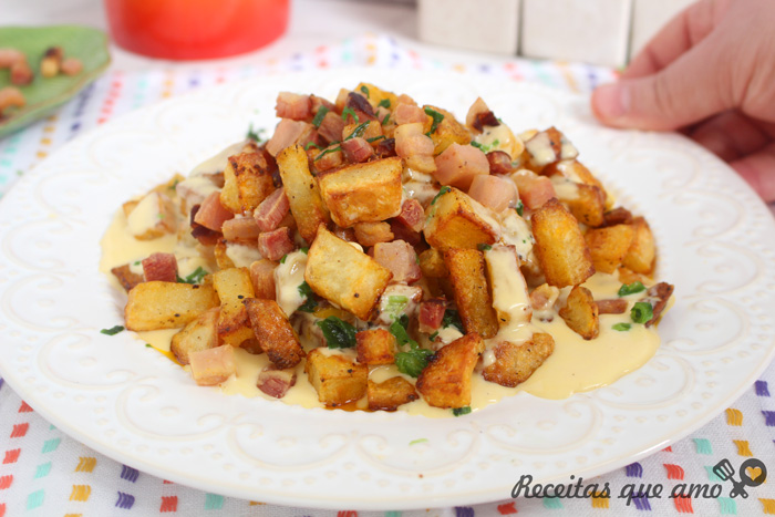 Batata com creme de queijo e bacon Batata com creme de queijo e bacon