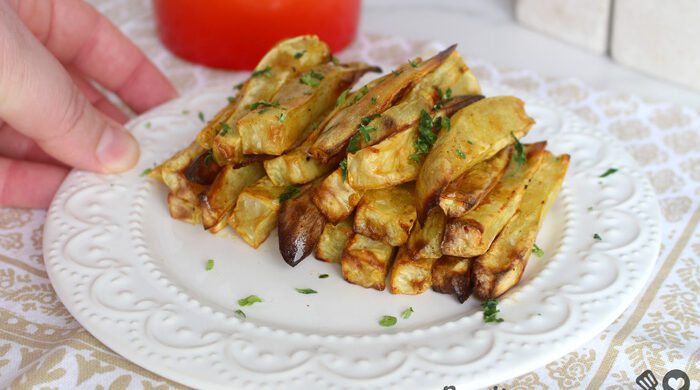 • BATATA DOCE 2 unidade • SAL a gosto • PIMENTA DO REINO a gosto • PÁPRICA a gosto