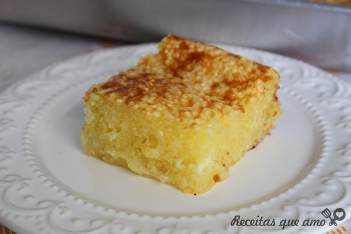 Bolo de caroço ou bolo de tapioca com queijo Bolo de caroço ou bolo de tapioca com queijo