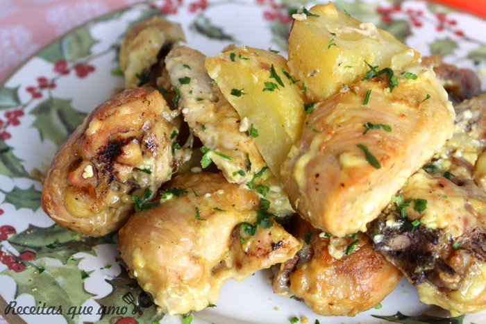 Frango assado suculento