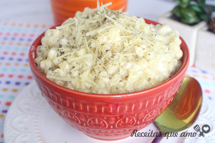 Macarrão com queijo pronto em 5 minutos Macarrão com queijo pronto em 5 minutos