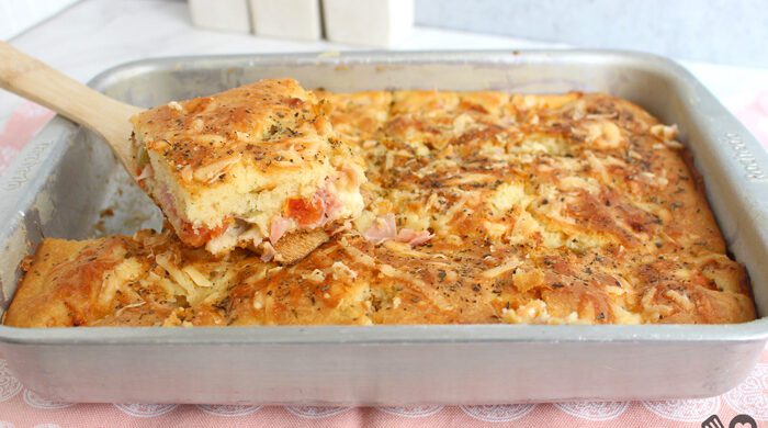 Torta pizza com massa fofinha