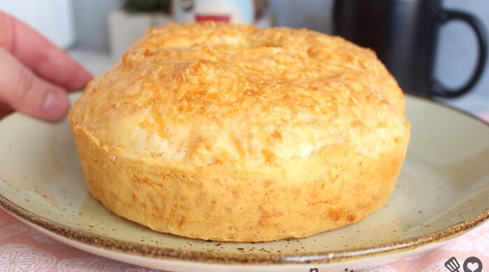 Bolo de queijo com 3 ingredientes