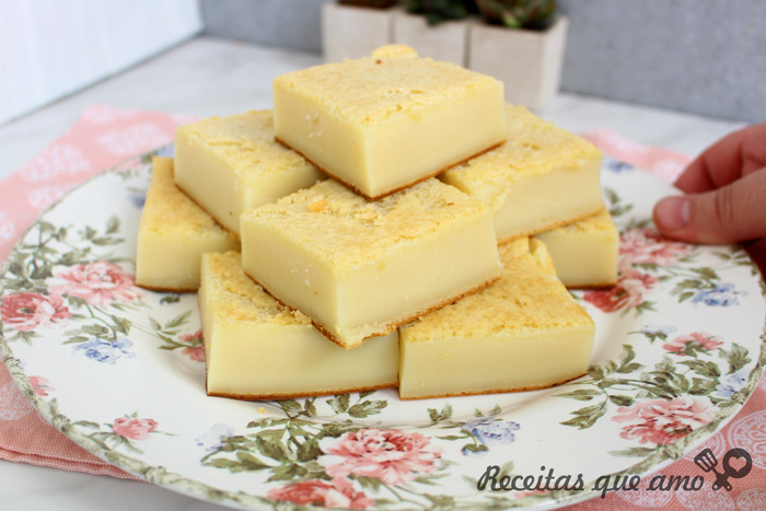 Bolo cremoso de leite condensado