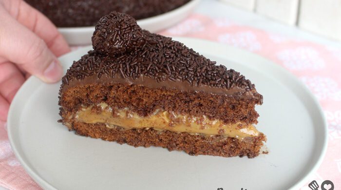 Bolo de chocolate com doce de leite