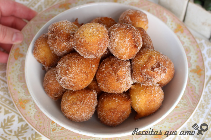 Bolinho de chuva fácil e rápido