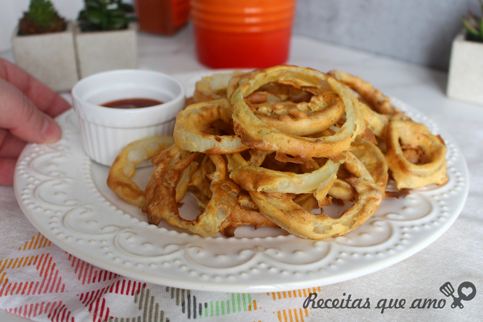 Cebola empanada sem fritura