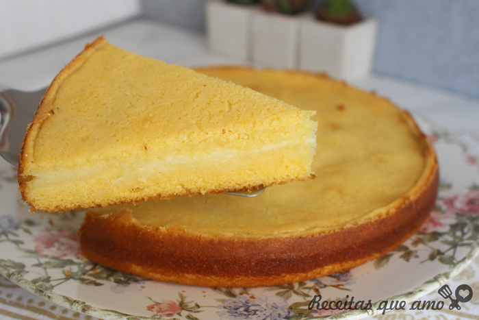 Bolo de fubá cremoso