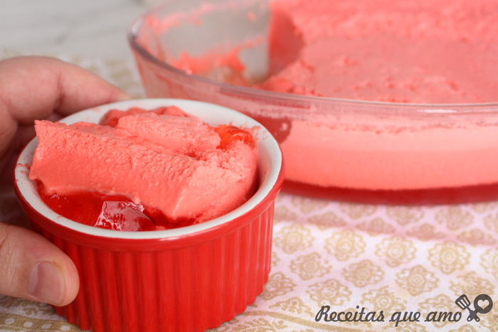 Gelatina cremosa com 3 ingredientes Gelatina cremosa com 3 ingredientes