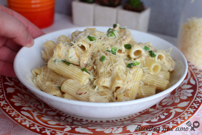 Massa ao molho de cebola caramelizada