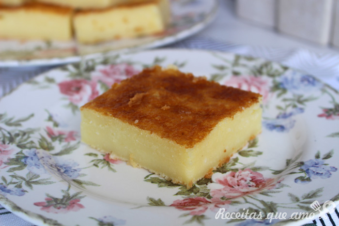 Bolo cremoso de queijo Bolo cremoso de queijo