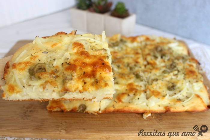 Torta de cebola com queijo
