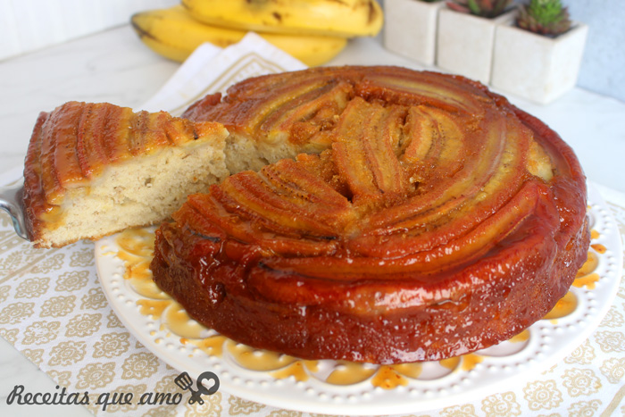 Bolo de banana caramelizada