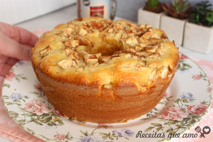 Bolo de maçã com canela