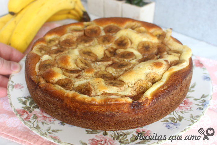 Bolo de banana cremoso