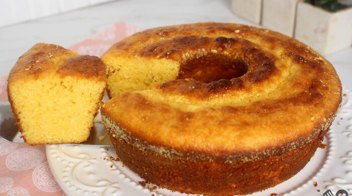 Bolo de milho com leite condensado