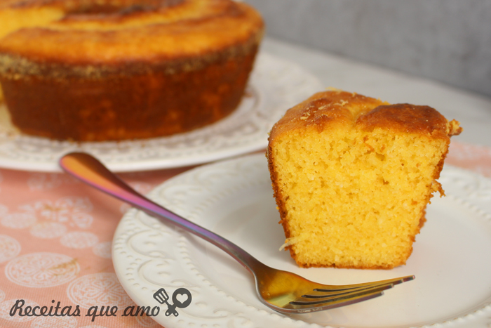 Bolo de milho com leite condensado