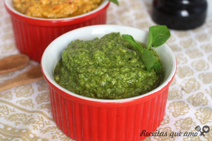 Molho pesto com tomate