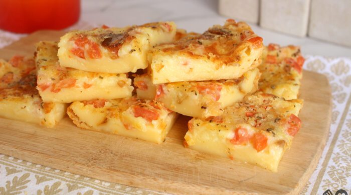 Torta de tomate e alho com tapioca