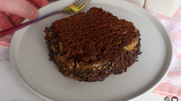 Caseirinho de chocolate com doce de leite