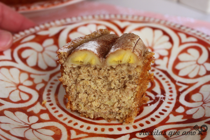 Bolo de banana com aveia