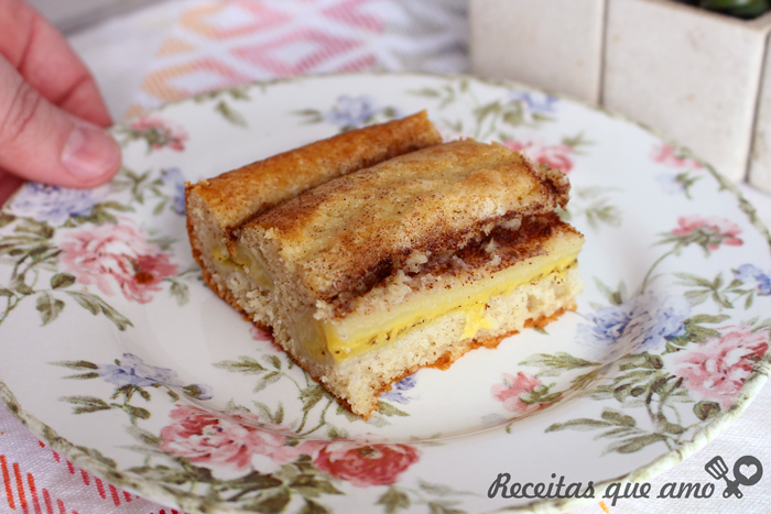 Bolo de canela com banana
