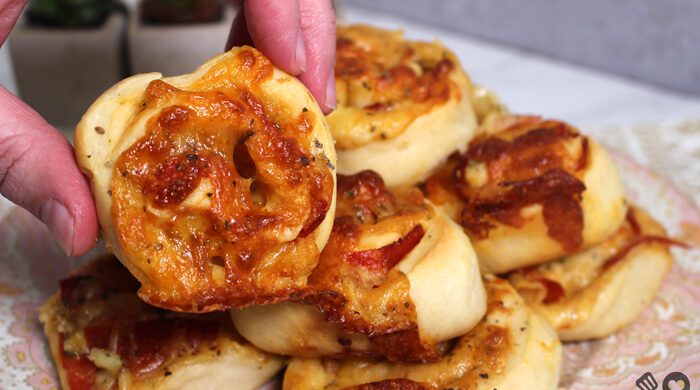 Pão pizza na máquina de pão