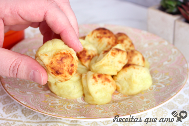 Pão de queijo com batata doce Pão de queijo com batata doce