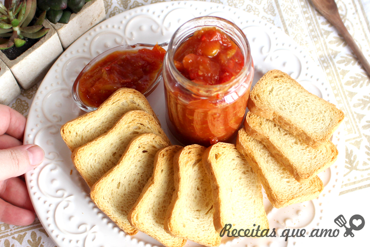 Geleia de tomate com pimenta Geleia de tomate com pimenta
