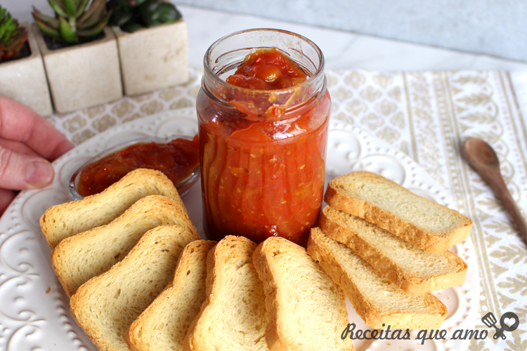 Geleia de tomate com pimenta