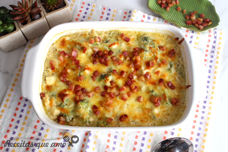 Gratinado de palmito, brócolis e alho-poró Gratinado de palmito, brócolis e alho-poró