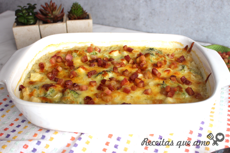 Gratinado de palmito, brócolis e alho-poró Gratinado de palmito, brócolis e alho-poró