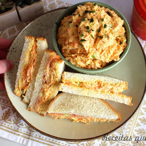 Lanche cremoso de frango