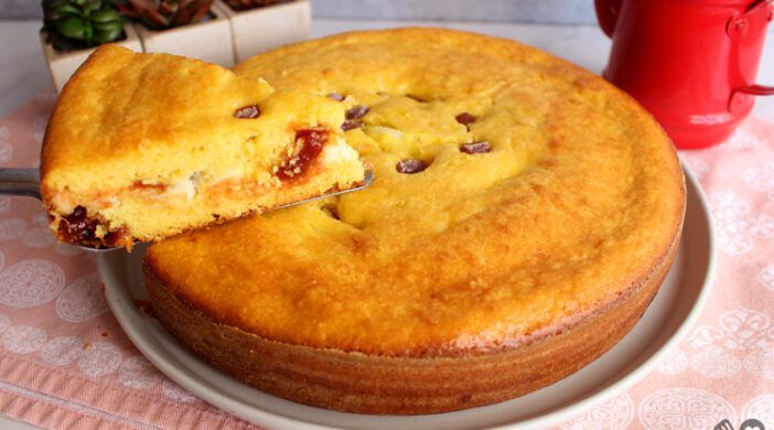 Bolo de milho com requeijão