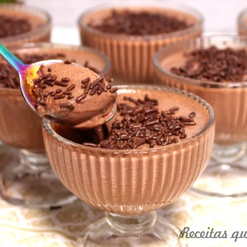 MOUSSE DE CHOCOLATE DE LIQUIDIFICADOR