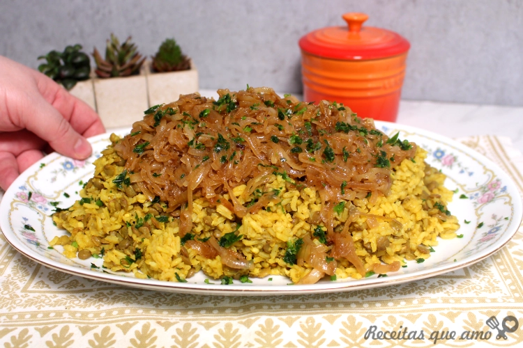 MJADRA - Arroz com lentilha e cebola caramelizada