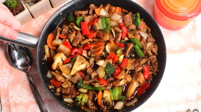 Carne com legumes