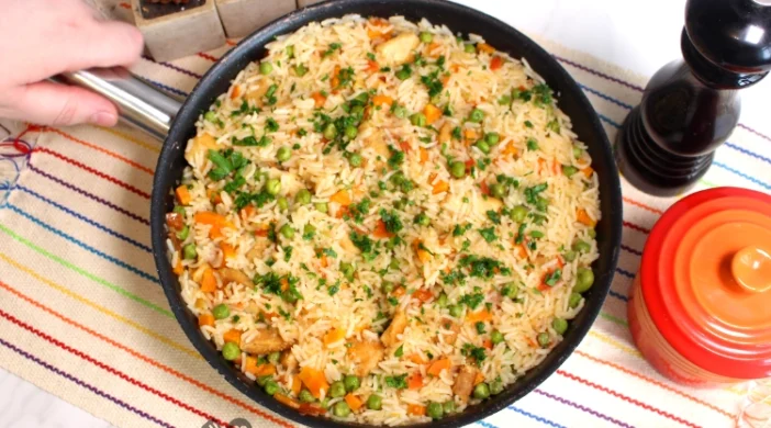 ARROZ COM FRANGO