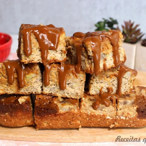 BOLO DE BANANA COM DOCE DE LEITE