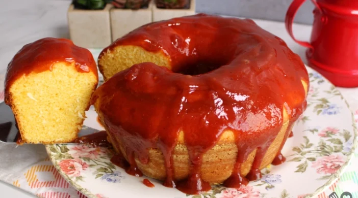 BOLO DE FUBÁ COM GOIABADA