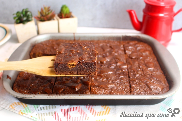 BROWNIE COM BISCOITO DE ESPECIARIAS BROWNIE COM BISCOITO DE ESPECIARIAS