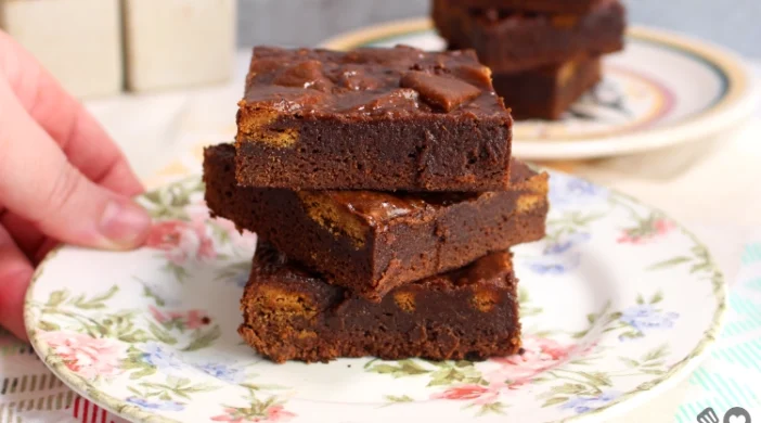 BROWNIE COM BISCOITO DE ESPECIARIAS