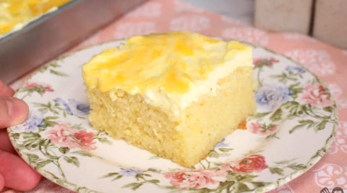 Bolo de laranja com cobertura